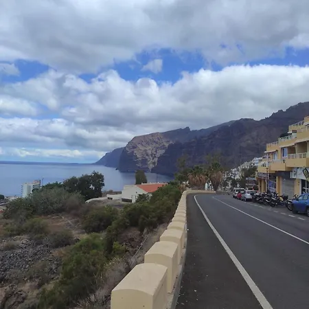 Apartamento Naranja, Incredible Ocean View Apartment Puerto de Santiago (Tenerife)